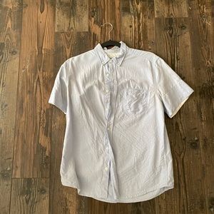 TOPMAN SHORT SLEEVE BUTTON DOWN IN LIGHT BLUE